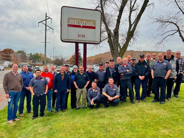 Group photo of employees with over 20 years of service